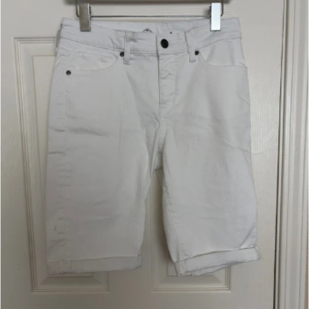 St. John's Bay White Women's Athletic Shorts
